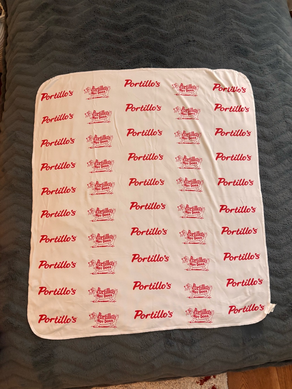 Portillo’s White and Red Blanket